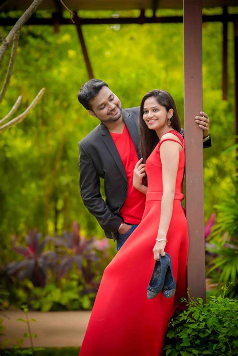 indian couple photo pose